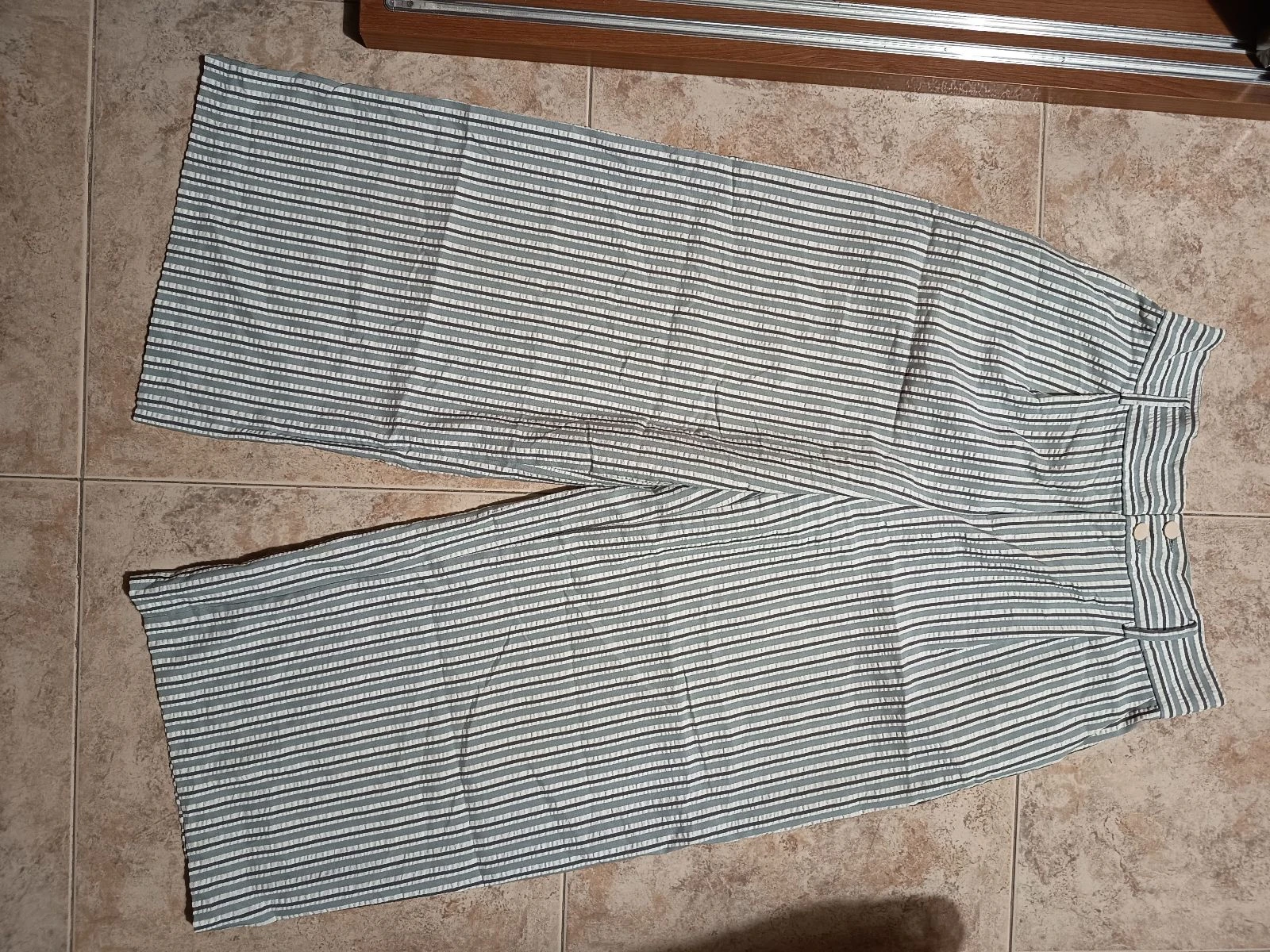 Pantalón ancho 